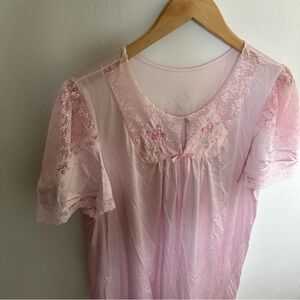 Lorraine pink nightgown size L Women